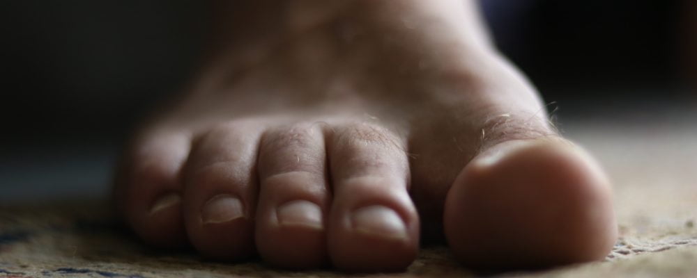 footer pysymään näytön alareunassa